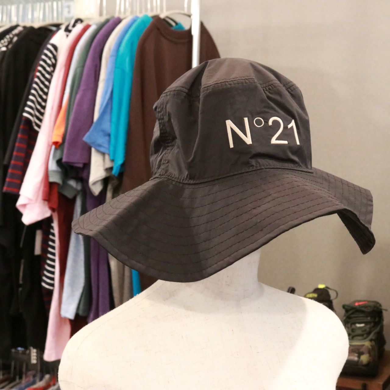 N゜21(ヌメロヴェントゥーノ)