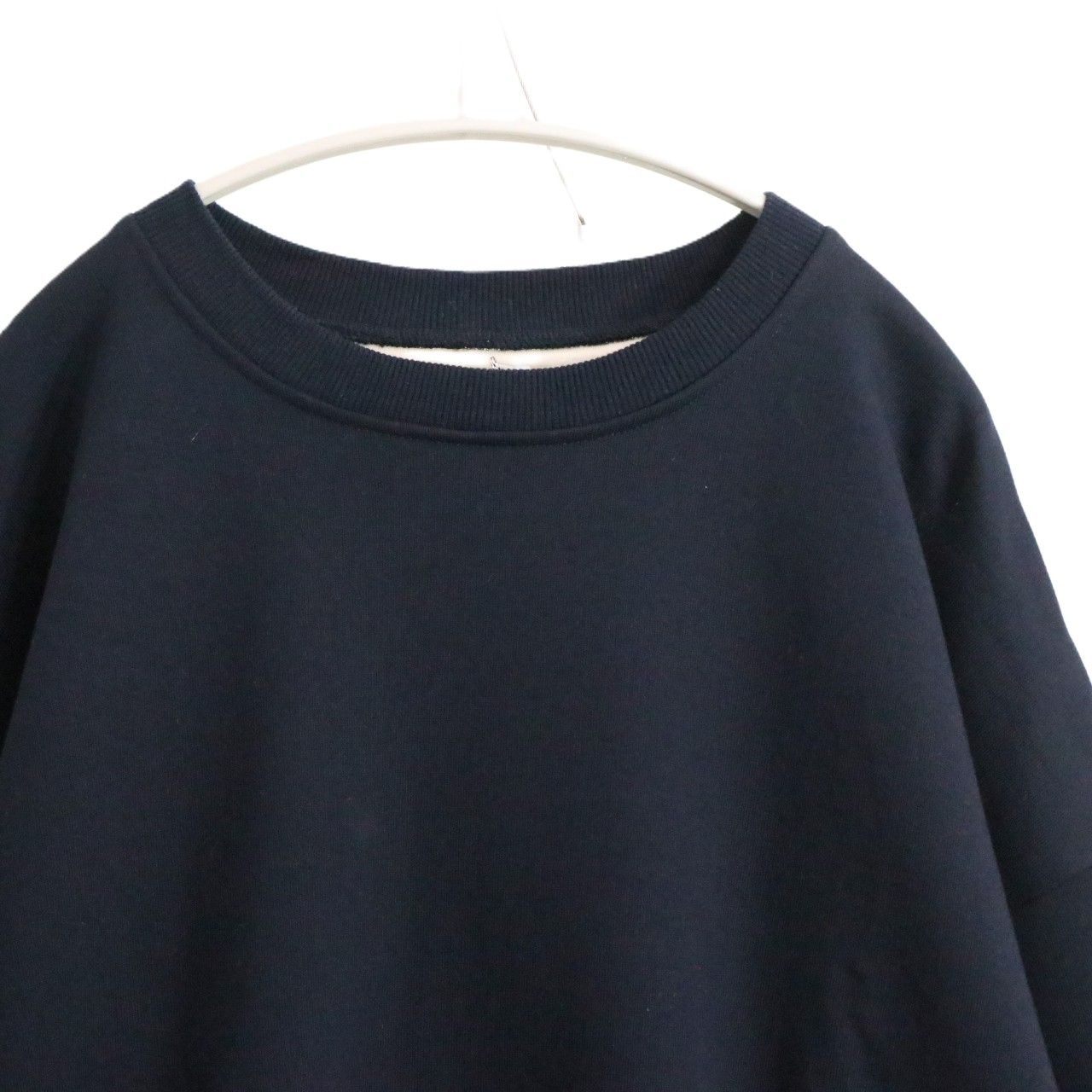 is-ness(イズネス) 25ss CREW NECK SWEAT
