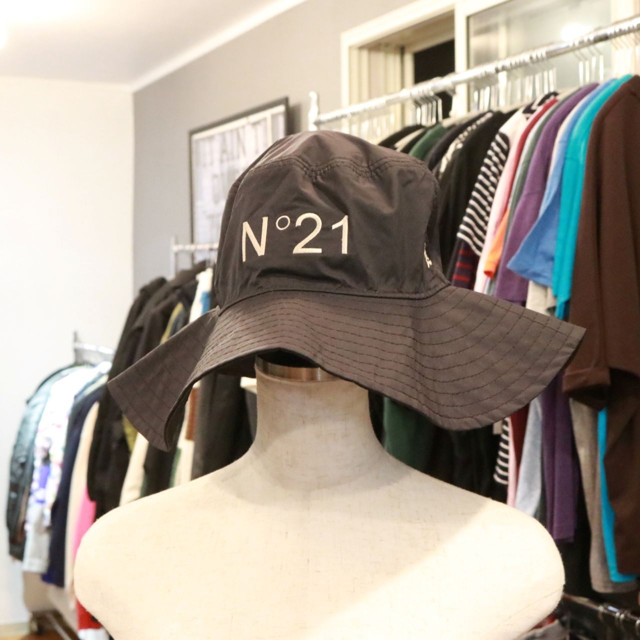 N゜21(ヌメロヴェントゥーノ)