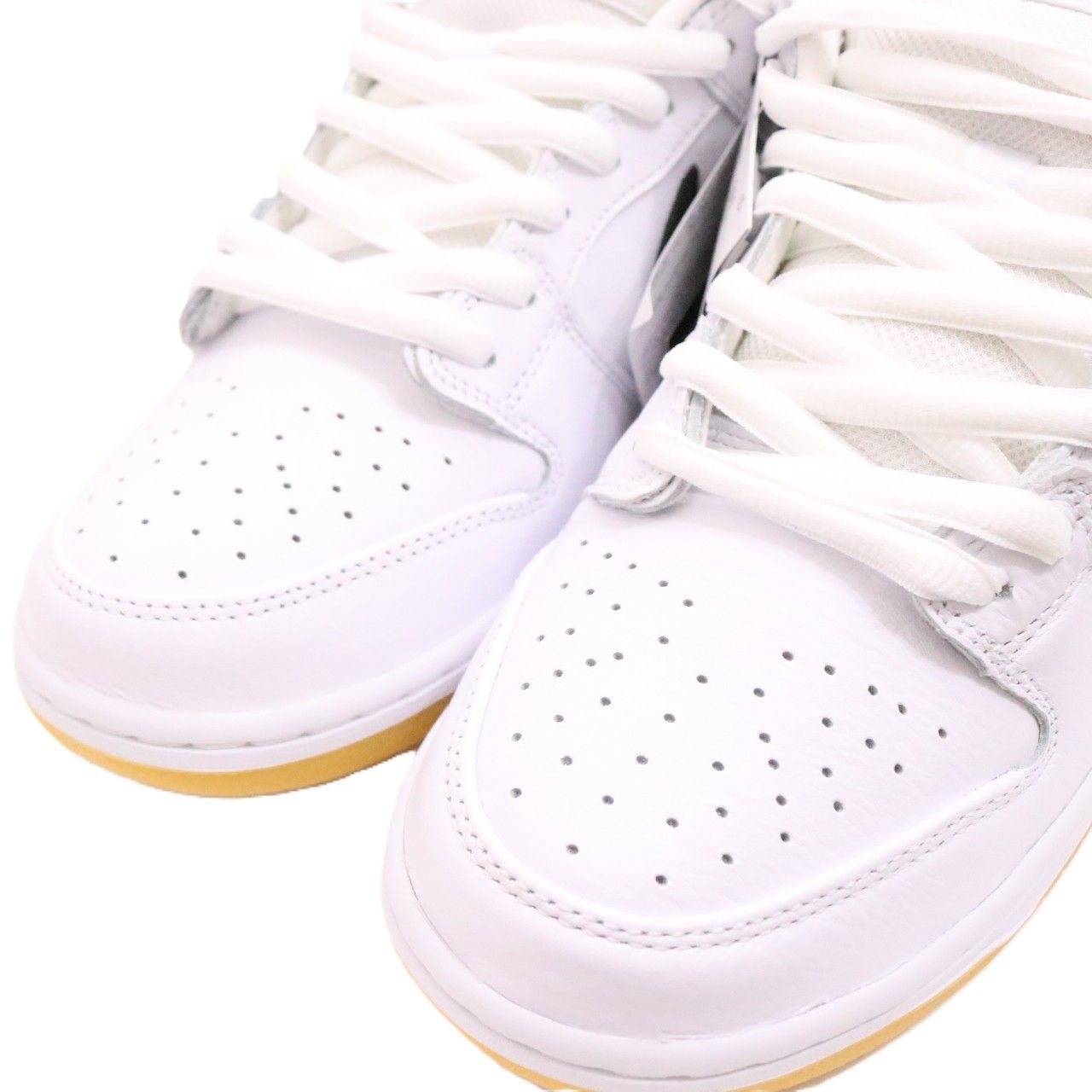 NIKE(ナイキ)SB Dunk Low Pro "White/Black-White-Gum Light Brown"