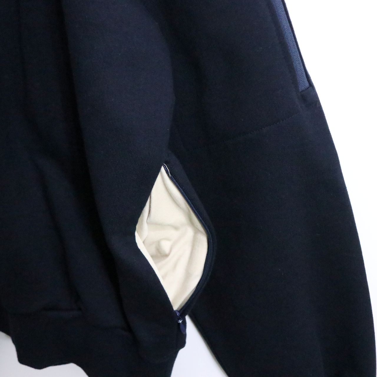 is-ness(イズネス) 25ss CREW NECK SWEAT