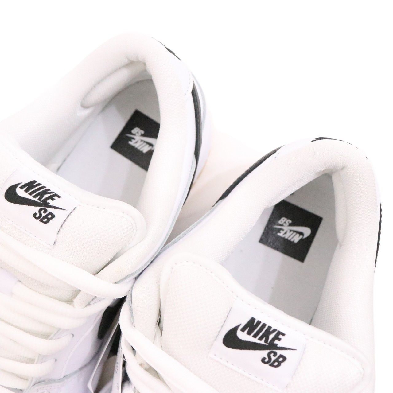 NIKE(ナイキ)SB Dunk Low Pro "White/Black-White-Gum Light Brown"