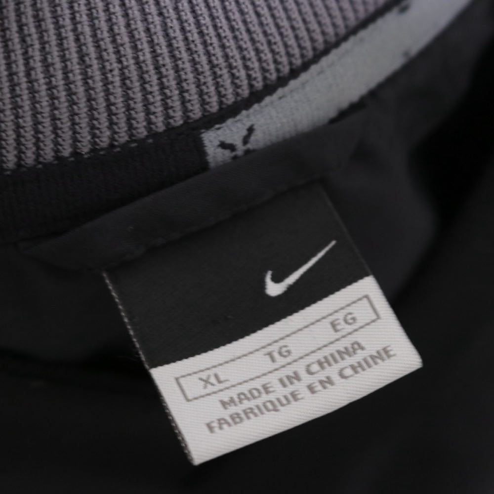NIKE 00s | V-Neck Insulated Pullover "Black" (H40308EAG)