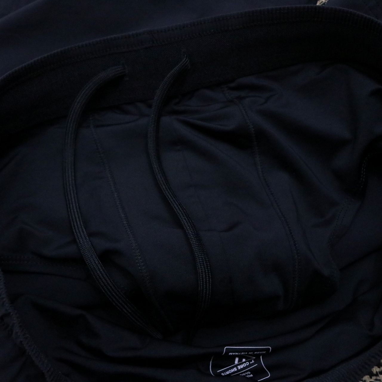 on(オン)7”Core Shorts