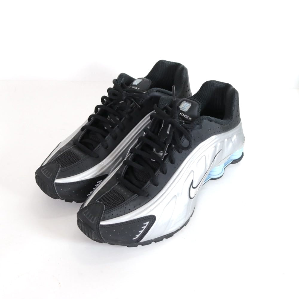 NIKE | SHOX R4 "Metallic Silver/Black" (HQ1988-004)
