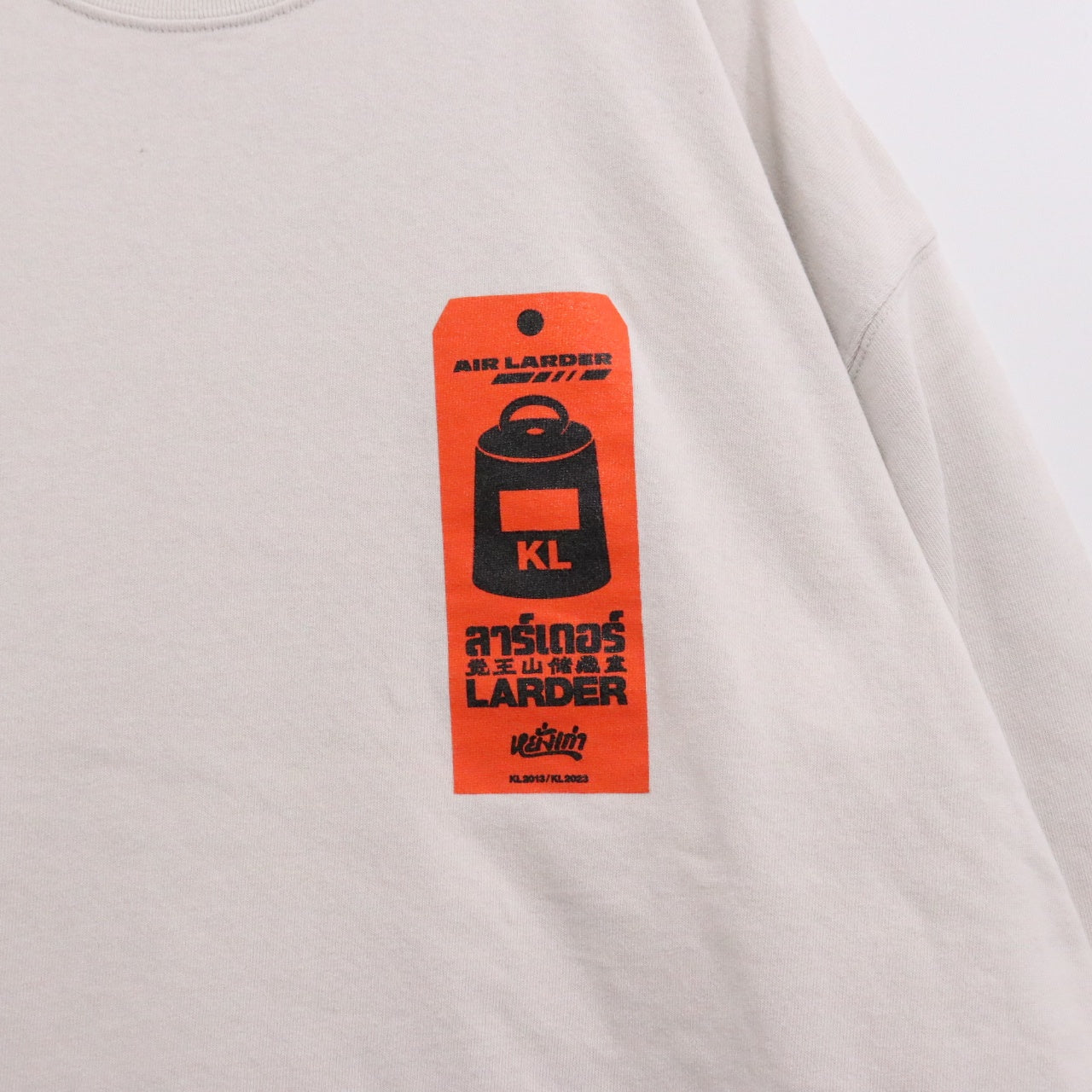 yanggao(ヤンガオ) 覚王山ラーダー "OMORI" Graphic L/S T-Shirt
