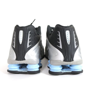 NIKE | SHOX R4 "Metallic Silver/Black" (HQ1988-004)