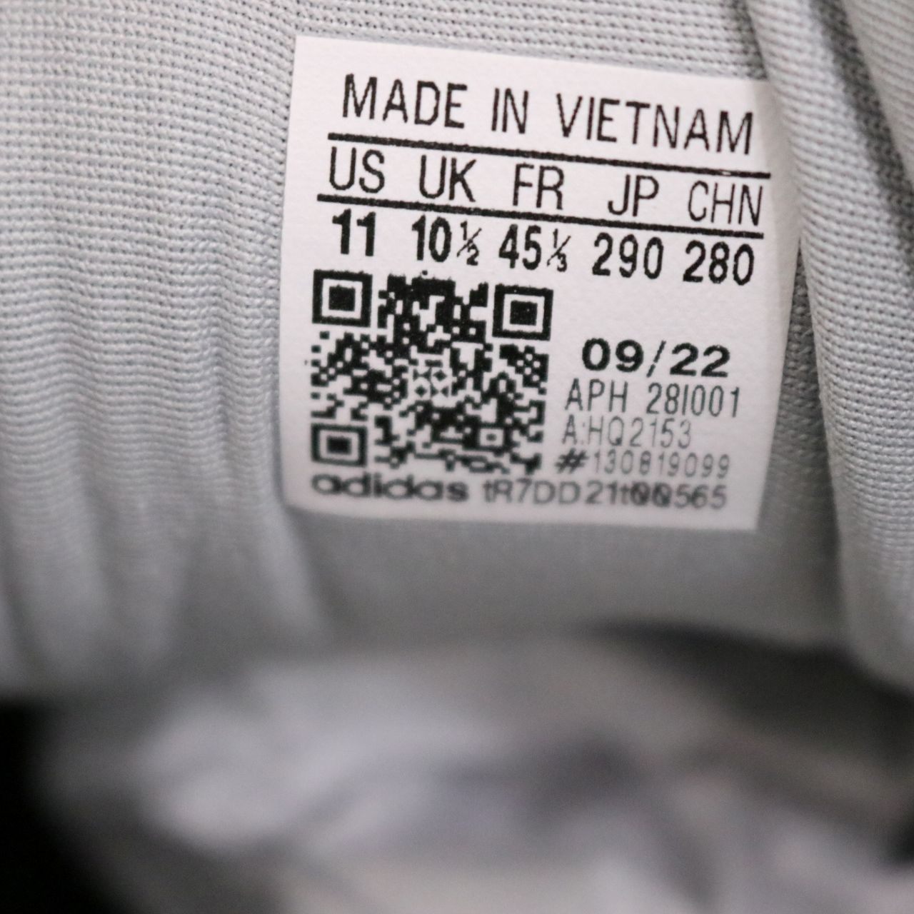 adidas(アディダス)BAD BUNNY × ADIDAS ORIGINALS FORUM LOW "WHITE BUNNY"