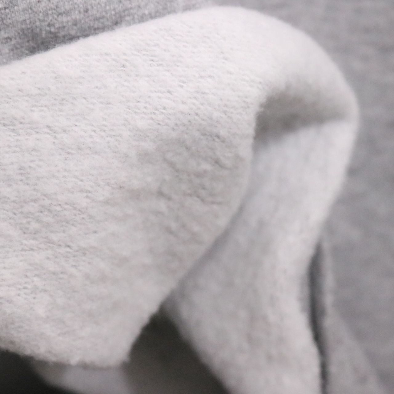 700fill(セブンハンドレッドフィル)×CHAMPION(チャンピオン) Logo Sweatshirt