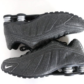 NIKE 26SS | SHOX R4 "Distressed Leather / Black Metallic Silver" (IO4544-002)