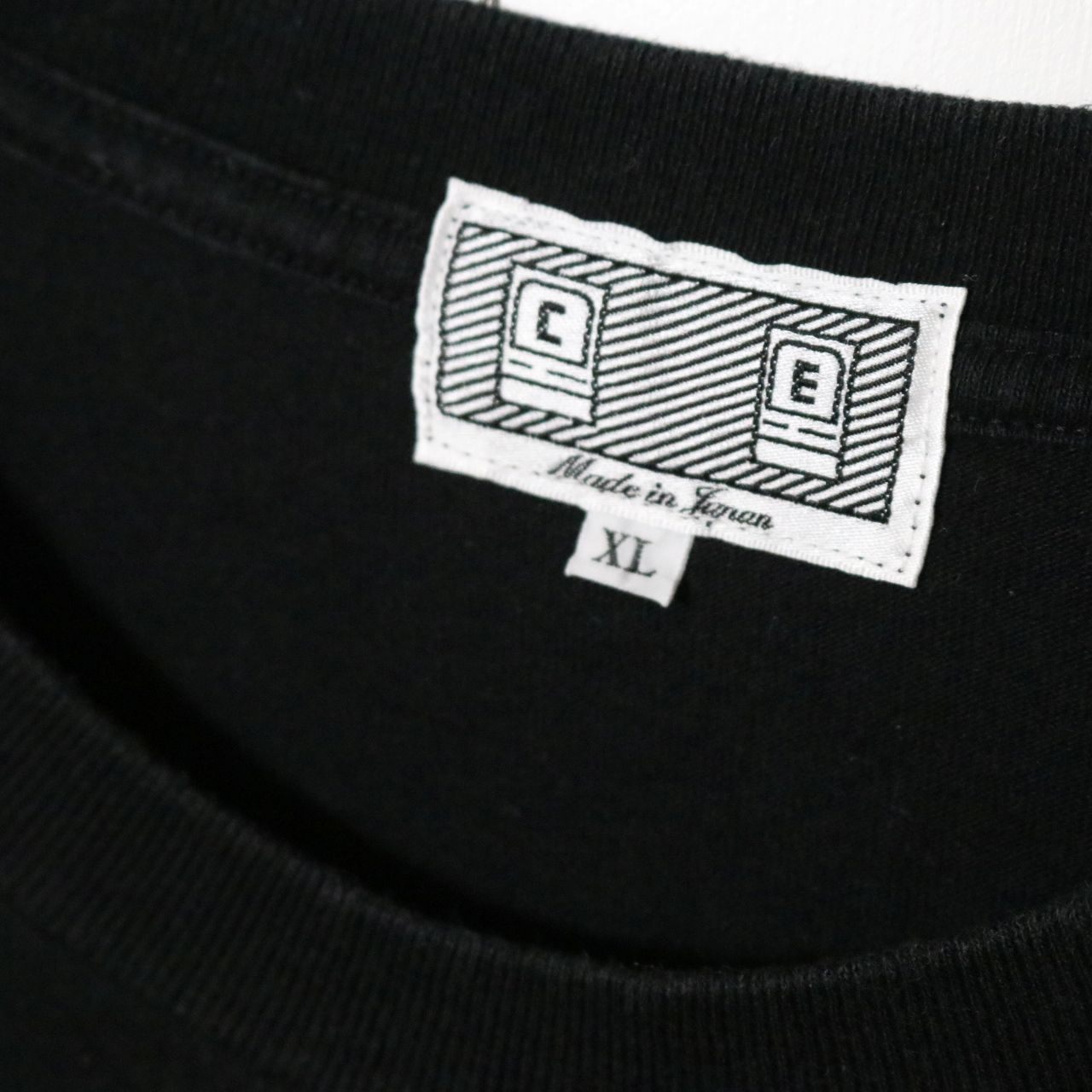 C.E(シーイー) "Connector Electrical" Graphic Tee