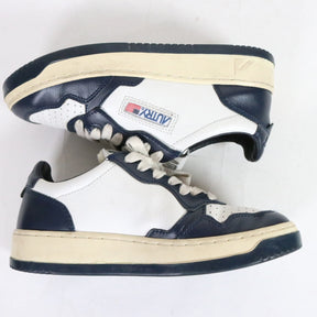 AUTRY| Medalist Low Sneakers "White/Blue" (AULW WB04)