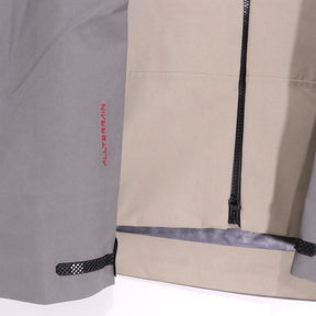 JJJJound × DESCENTE ALLTERRAIN 25AW | HARD SHELL JACKET "Beige / Gray" (DU5FWBJ1MB)