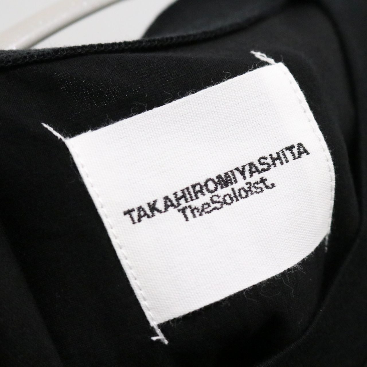 TAKAHIROMIYASHITATheSoloist.(タカヒロミヤシタザソロイスト) 25aw THE BLACK AND WHITE REALISM. S/S TEE