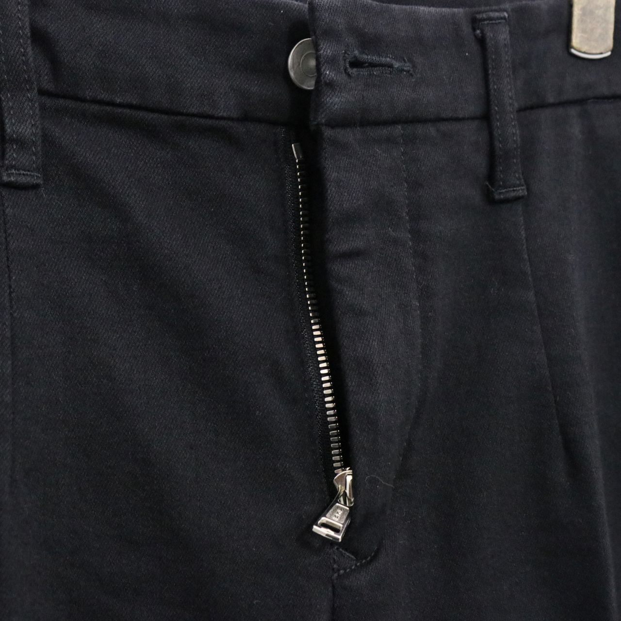 AKM(エーケーエム) DENIM SLACKS