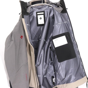 JJJJound × DESCENTE ALLTERRAIN 25AW | HARD SHELL JACKET "Beige / Gray" (DU5FWBJ1MB)