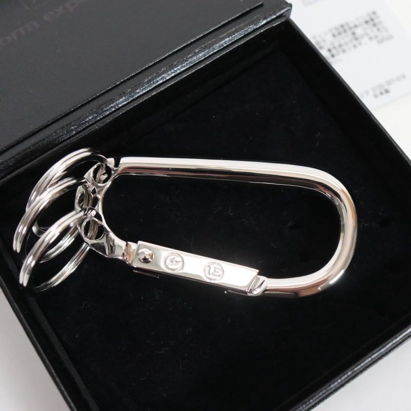 uniform experiment 25AW | ZIRCONIA CARABINER "RED" (UE-252079)