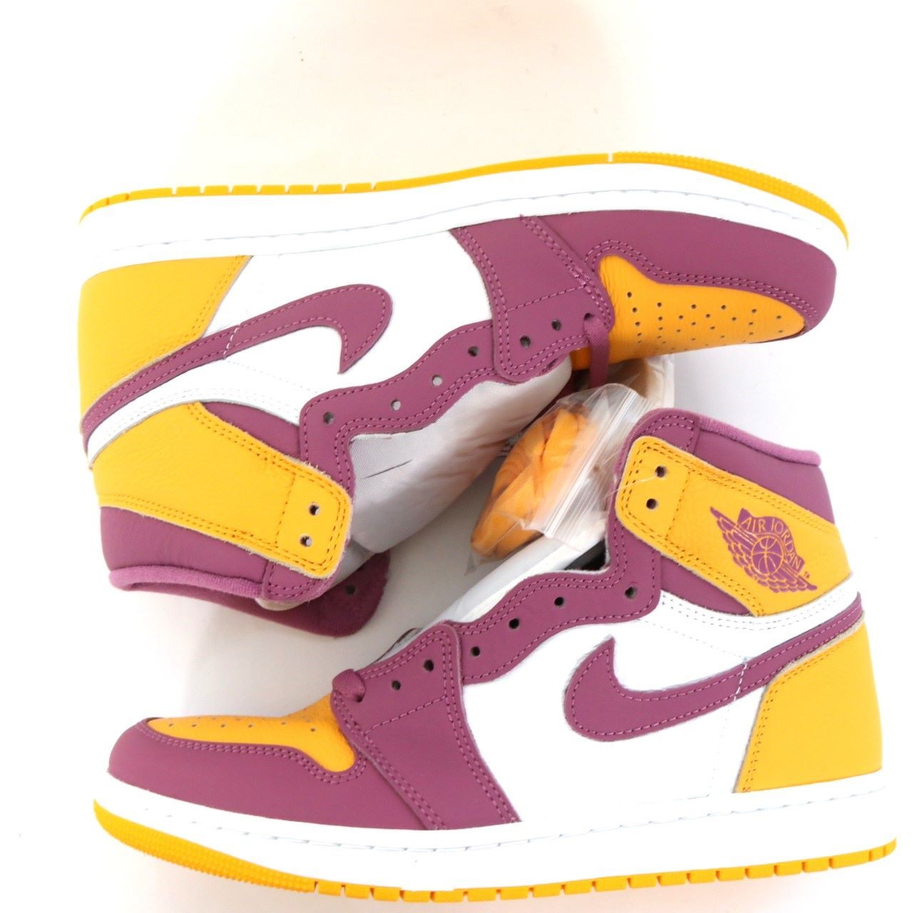 NIKE(ナイキ)AIR JORDAN 1 RETRO HIGH OG "BROTHERHOOD"