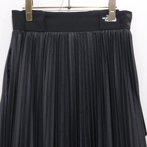 THE NORTH FACE × HYKE | Tec Pleated Skirt "Black" (NBW493HY)