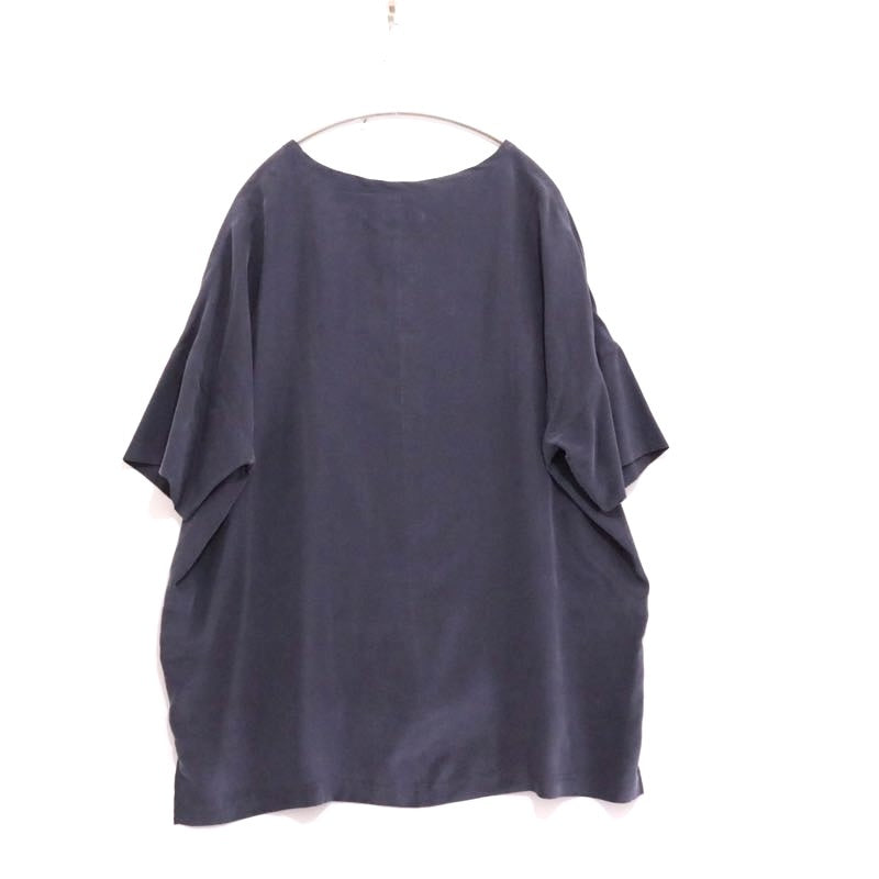 moncao | Washable Silk Drop Tail Crew Neck T-shirt "Navy"