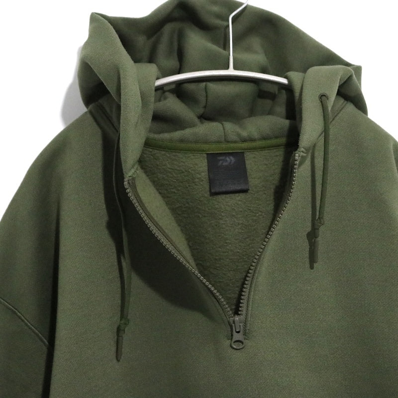 DAIWA PIER39 22AW | TECH HALF ZIP SWEAT SHIRTS "Olive Green" (BE-51022W)