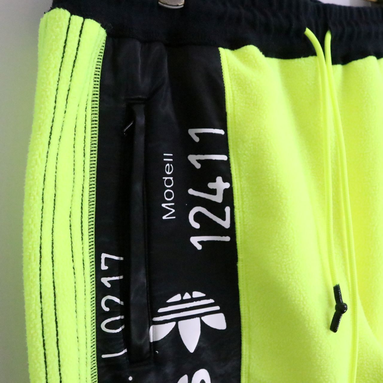 adidas x ALEXANDER WANG 17AW | AW POLAR JOGGER "Black / Inverted Logo" (CW3507)