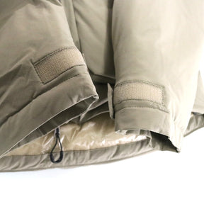 CMF OUTDOOR GARMENT 22AW | Lotus Down L7 Jacket "Beige" (CMF2202-J03C)