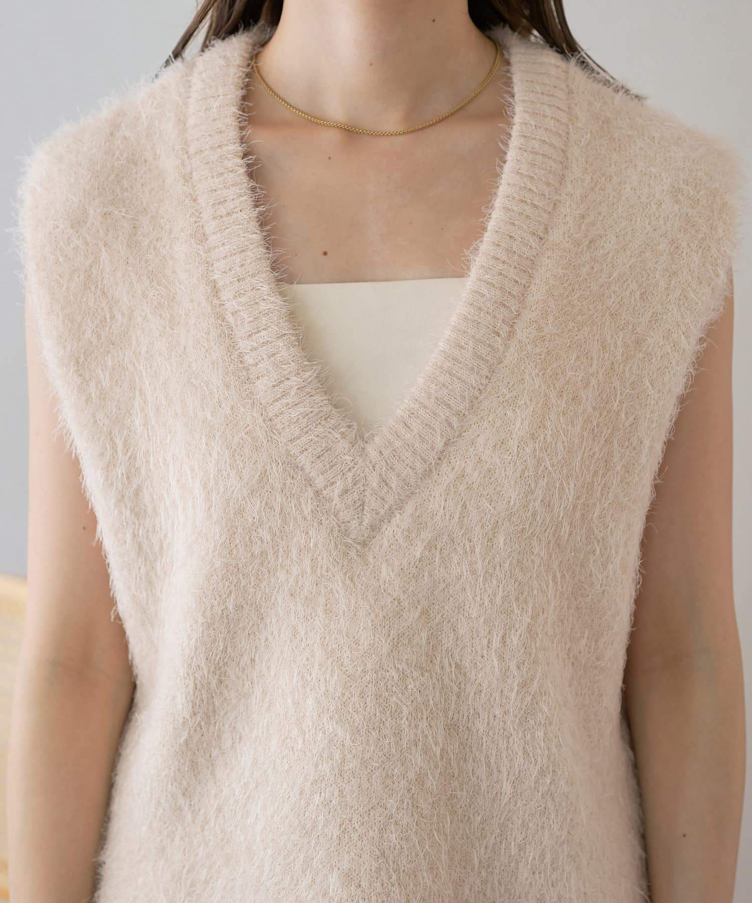 Discoat 24AW | 2WAY Feather Yarn Short Vest (DCZ10A2105A0007)