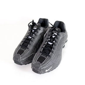 NIKE 26SS | SHOX R4 "Distressed Leather / Black Metallic Silver" (IO4544-002)