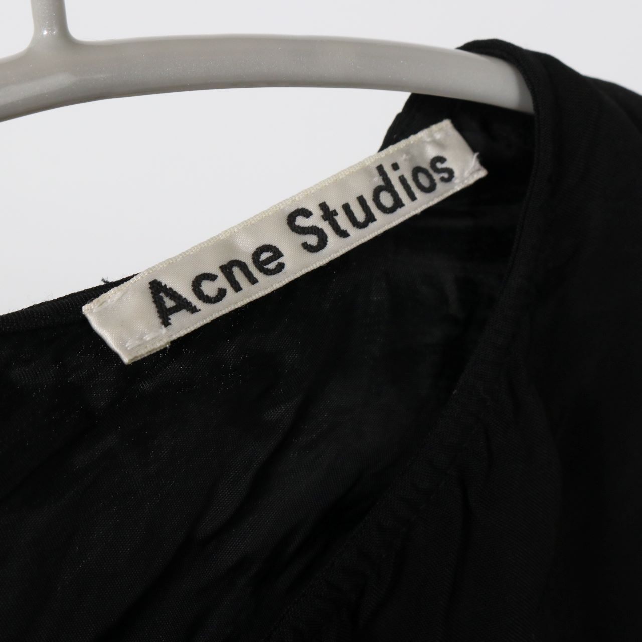 Acne Studios(アクネストゥディオス)